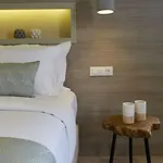 费勒利亚套房公寓 4*